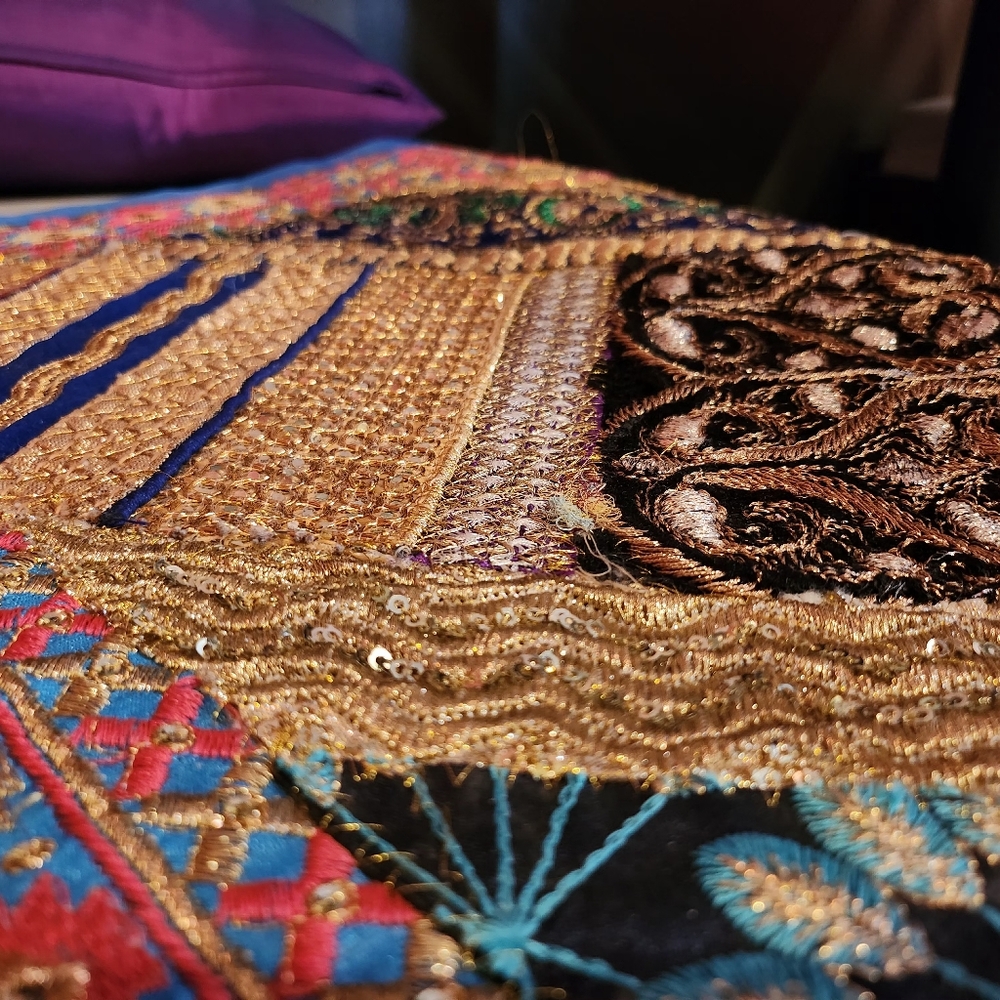 Handcraft table runner - Picture 2 of 2